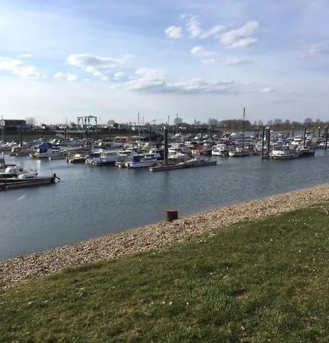 Ruime Midden In De In * Lith