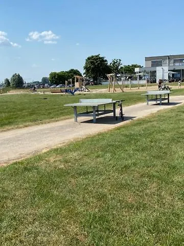 Ruime Midden In De In Διαμέρισμα