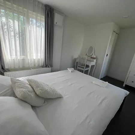 Ruime Midden In De In Appartement Lith